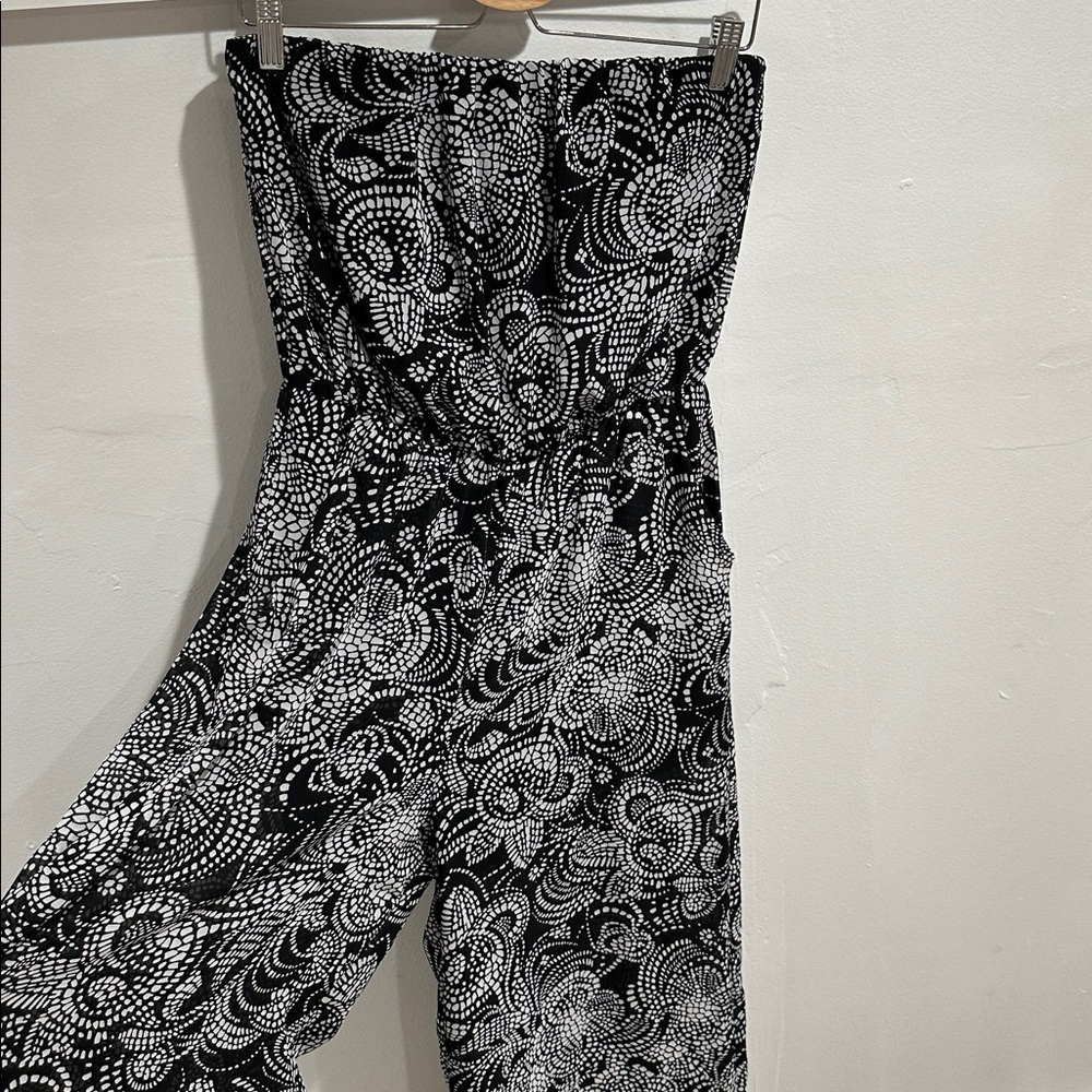 Elegant Black and White Patterned Jumpsuit
